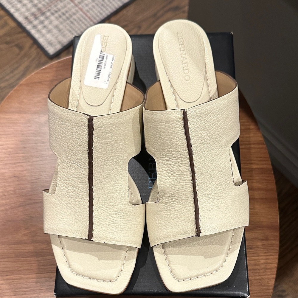 Bernardo Cream Leather Slide Mules with Contrast Stitch
